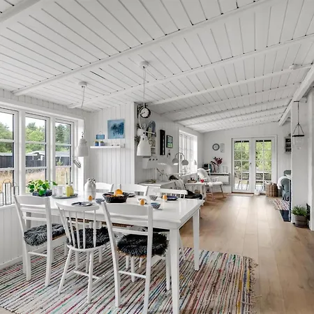 펜션 Suoma - 800m From The Sea By Interhome *